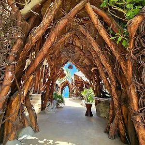 https://cabaas-playa-condesa.tulum-hotels.net
